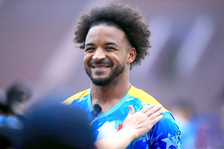 Nguyễn Xuân Son: Tôi sẵn sàng đấu với Lào - Ảnh 1.