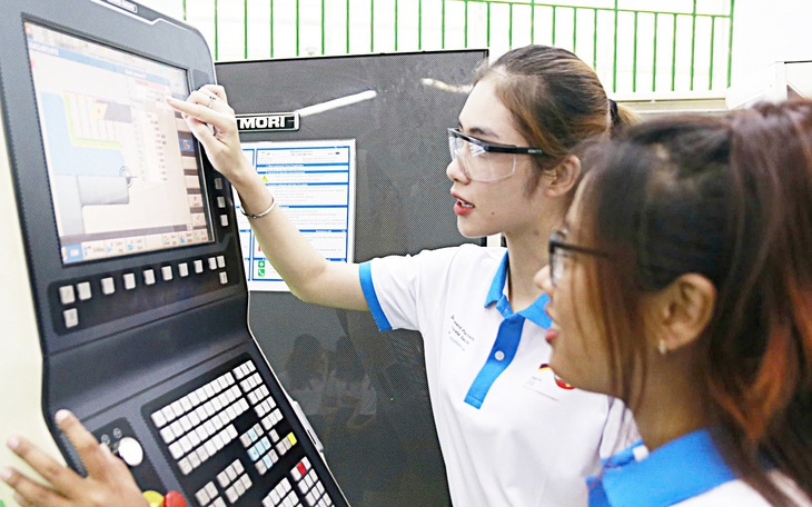 Một trường tại TP.HCM cho sinh viên 'học và làm' tại doanh nghiệp top 100 Việt Nam - Ảnh 3.