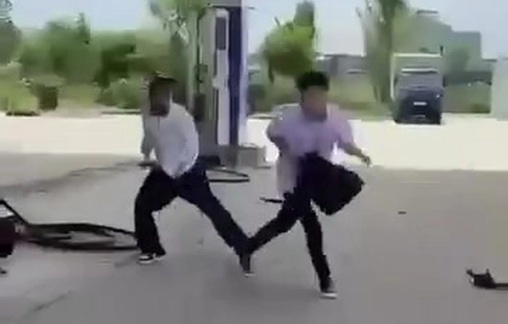 bạo lực học đường - Ảnh 1.