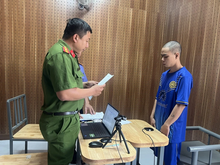 Bắt thanh niên đâm tài xế Grab cướp điện thoại và 200.000 đồng - Ảnh 1.