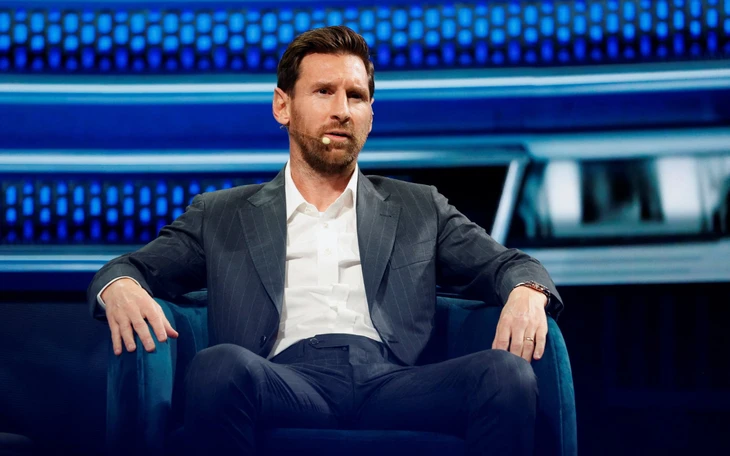 Messi nhận giải thưởng đặc biệt từ tổng thống Angola nhân Ngày Độc lập - Ảnh 2.