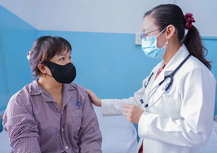 'Thủ phạm' khiến 304 người ngộ độc sau ăn bánh mì ở TP.HCM là vi khuẩn salmonella - Ảnh 1.