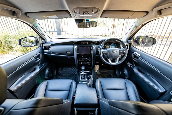 Toyota Fortuner - Ảnh 3.
