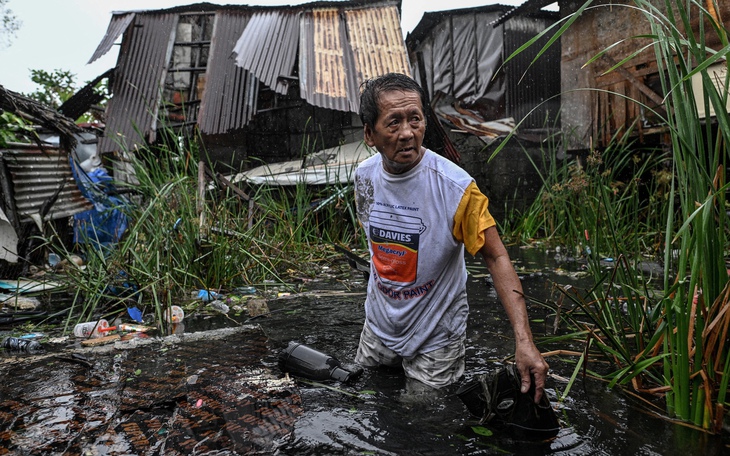 Người dân Philippines xuống đường phản đối tham nhũng - Ảnh 2.