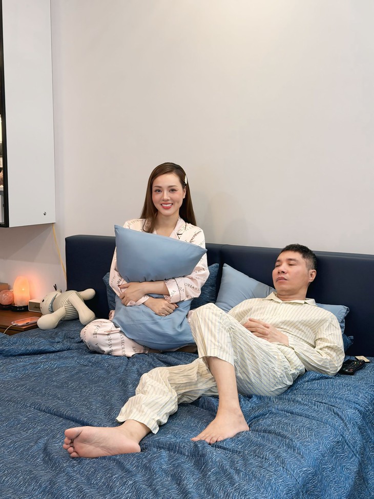 Công Lý khiến vợ kém 15 tuổi bật khóc vì một tin nhắn - Ảnh 4.