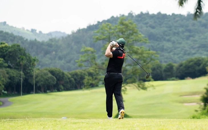Giải golf HTV SWING CUP 2025 có Hole in One ngay ngày thi đấu đầu tiên - Ảnh 2.