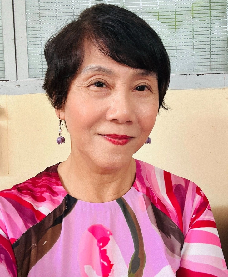 Đài tưởng niệm nạn nhân COVID-19: Dìu nhau qua thăng trầm, đau thương vẫn luôn vững lòng - Ảnh 3.