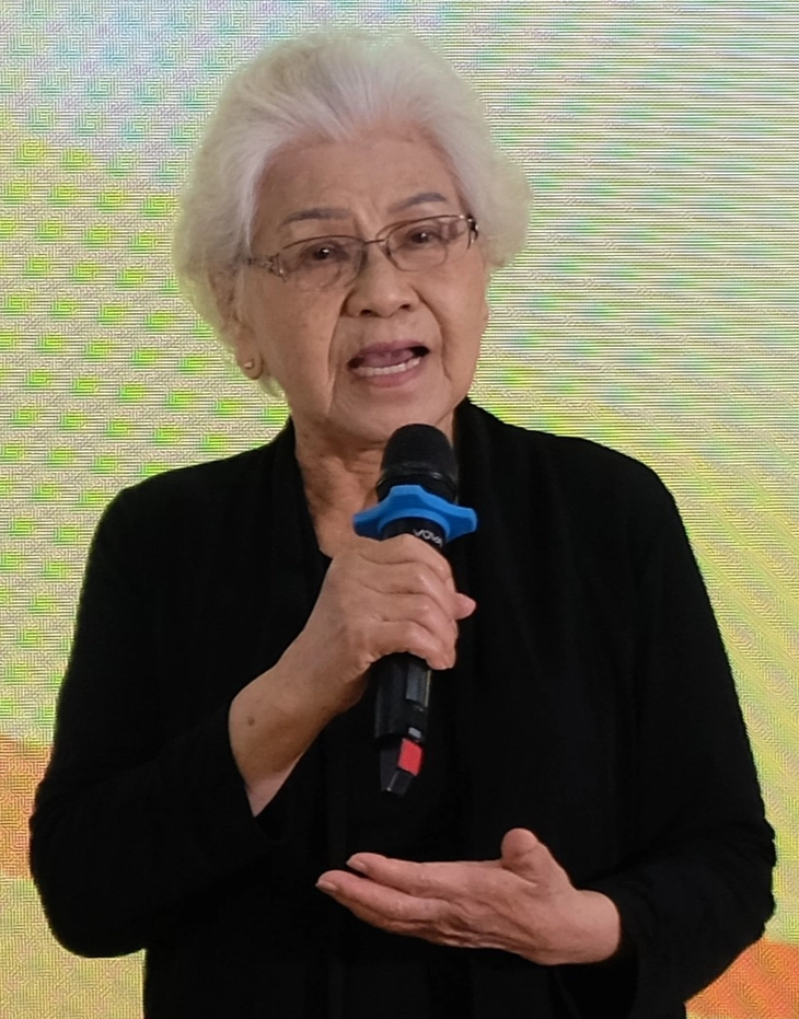 Đài tưởng niệm nạn nhân COVID-19: Dìu nhau qua thăng trầm, đau thương vẫn luôn vững lòng - Ảnh 4.