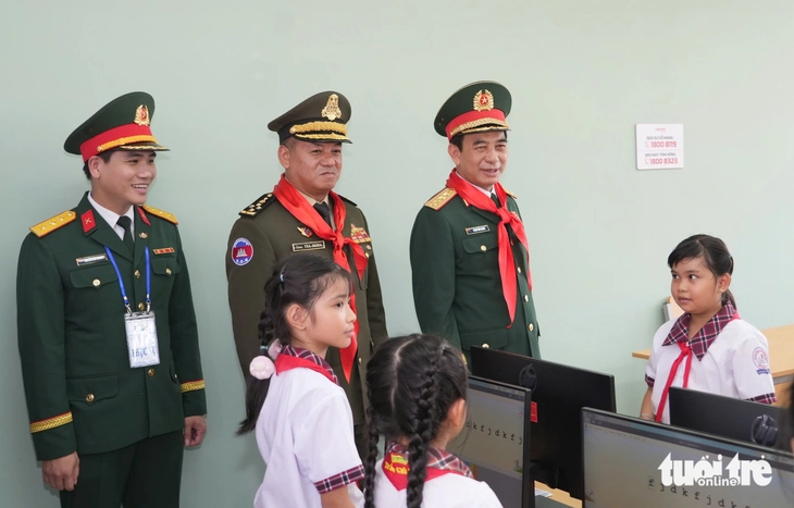 Bộ trưởng Quốc phòng Việt Nam và Campuchia hội đàm tại Tây Ninh - Ảnh 6.