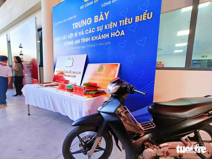 Bộ Công an triển lãm ảnh thực trạng tội phạm mua bán người, bạo lực giới tính- Ảnh 6.