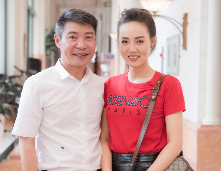 Công Lý khiến vợ kém 15 tuổi bật khóc vì một tin nhắn   - Ảnh 1.