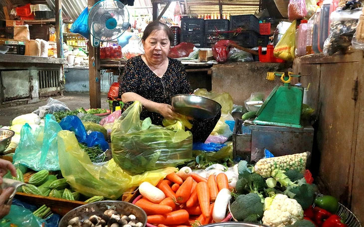 'Méo mặt' với giá rau, củ - Ảnh 3.