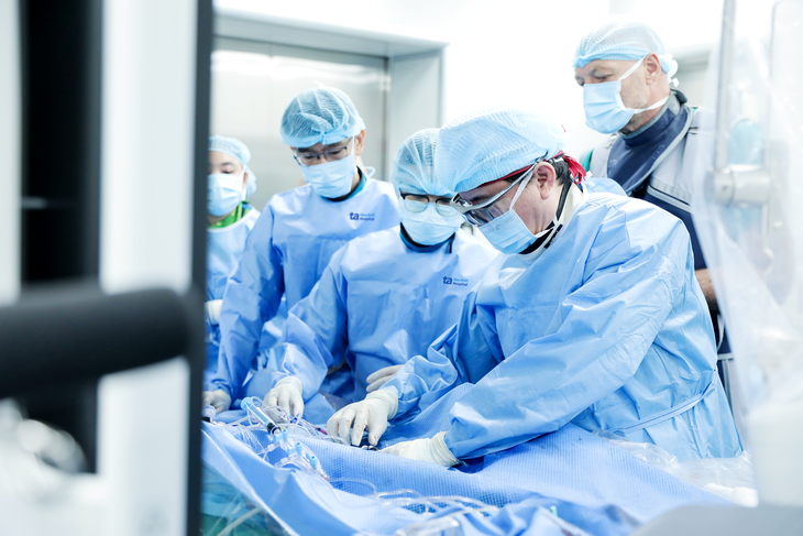 Bệnh viện Tâm Anh làm chủ kỹ thuật TAVI, thay van tim không cần mổ hở - Ảnh 3.