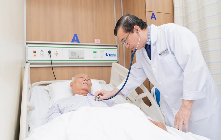 Bệnh viện Tâm Anh làm chủ kỹ thuật TAVI, thay van tim không cần mổ hở - Ảnh 4.