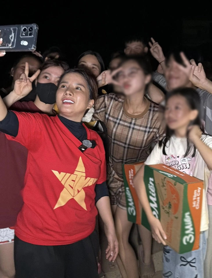 Bà Nhân Vlog gặp chuyện gì trong clip 12 triệu lượt xem? - Ảnh 1.