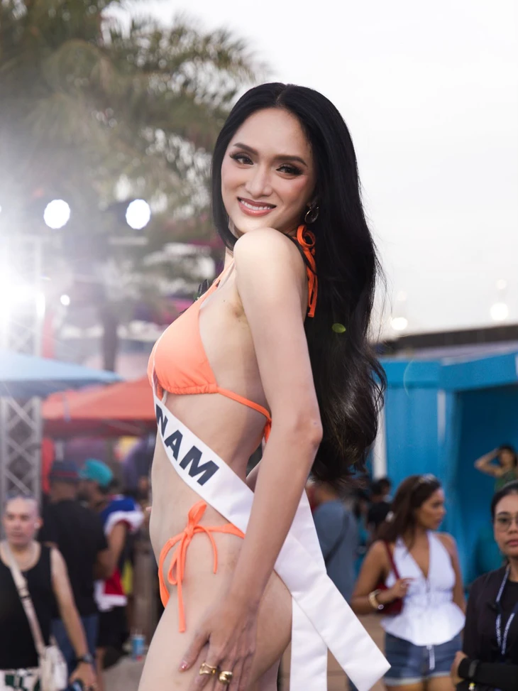 Hoa hậu Hương Giang trình diễn bikini thiếu năng lượng tại Miss Universe 2025 - Ảnh 1. Hương Giang - Ảnh 1.