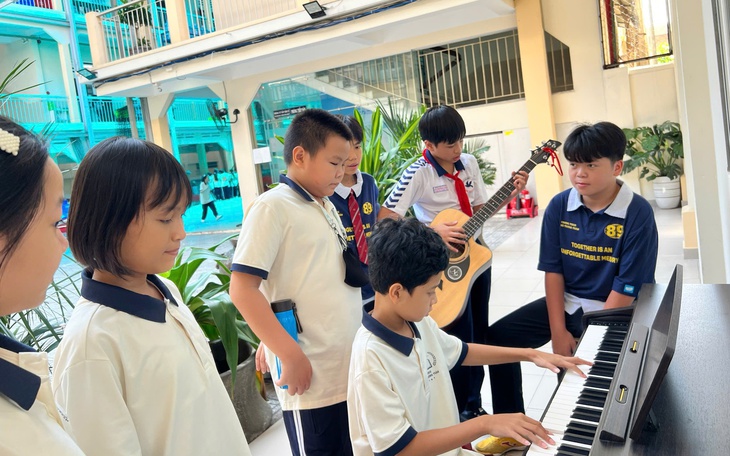 Đào tạo âm nhạc giữa 'bão' AI: Giữ bản sắc hay theo thuật toán? - Ảnh 2.