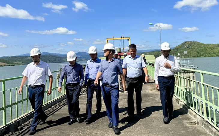 Đoàn Thanh niên EVNGENCO2 chung tay hỗ trợ người dân vùng lũ - Ảnh 4.