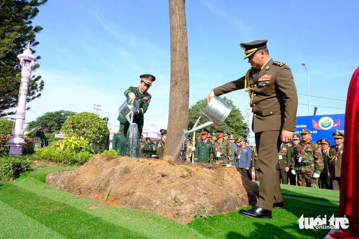 Khởi công trường tiểu học tại Campuchia do Bộ Quốc phòng Việt Nam hỗ trợ - Ảnh 5.