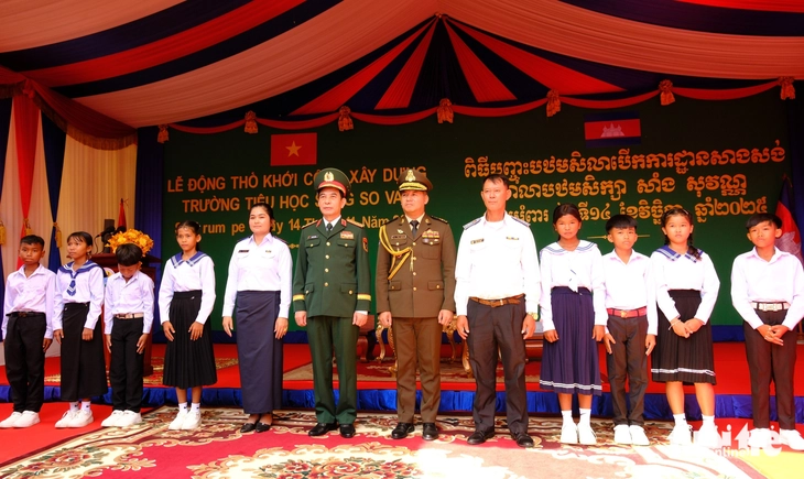 Khởi công trường tiểu học tại Campuchia do Bộ Quốc phòng Việt Nam hỗ trợ - Ảnh 7.