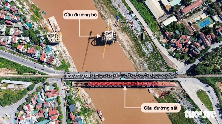 Cầu nghìn tỉ chơi vơi 2 trụ giữa sông vì thiếu mặt bằng làm đường dẫn - Ảnh 2.