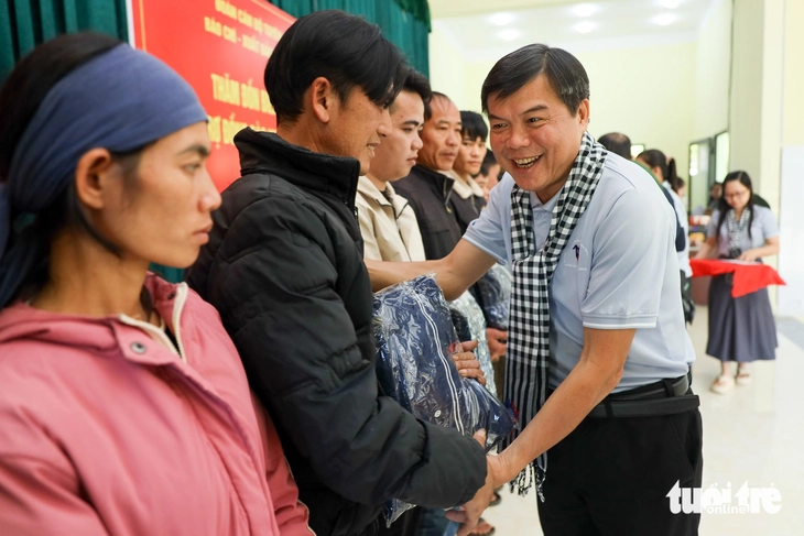 báo chí - Ảnh 2.