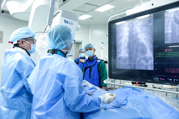 Nhiều ca hẹp van tim nặng hồi phục nhanh sau cấy van tim bằng kỹ thuật cao tại Bệnh viện Tâm Anh - Ảnh 1.