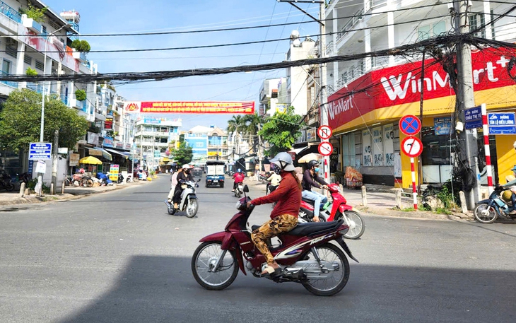 Khu du lịch quốc gia Núi Sam tháo dỡ 3 chốt, chờ ý kiến các ngành đến 9-1 - Ảnh 2.
