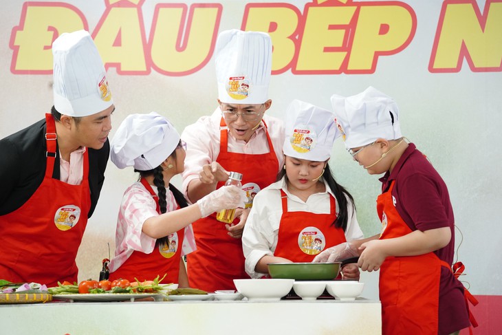 ‘Đầu Bếp Nhí’ tiếp tục khuấy động trường quay bằng năng lượng tuổi thơ- Ảnh 8. ‘Đầu Bếp Nhí’ tiếp tục khuấy động trường quay bằng năng lượng tuổi thơ- Ảnh 8.