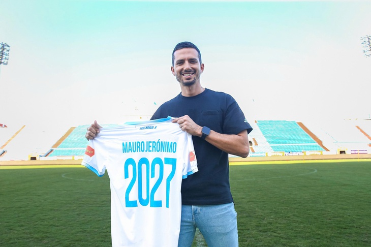 CLB Nam Định chiêu mộ HLV 3 lần lỡ vé lên V-League - Ảnh 1.