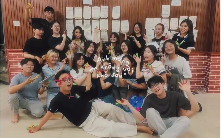 Cuộc thi Lan tỏa năng lượng tích cực 2025: Ý nghĩa của sự cho đi và nhận lại - Ảnh 2.