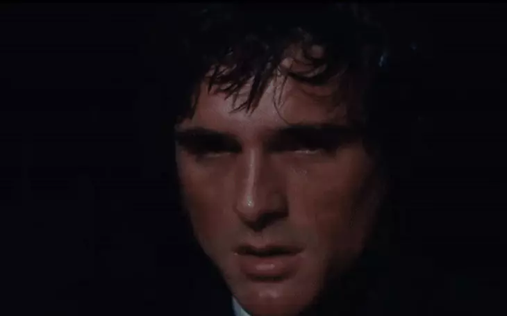 Thời trang thảm đỏ của Margot Robbie gây sốt ở buổi công chiếu Đồi gió hú - Ảnh 7.