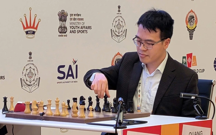 Lê Quang Liêm bước vào loạt tie break đầu tiên tại World Cup cờ vua 2025 - Ảnh 2.