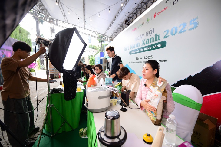 livestream - Ảnh 1.