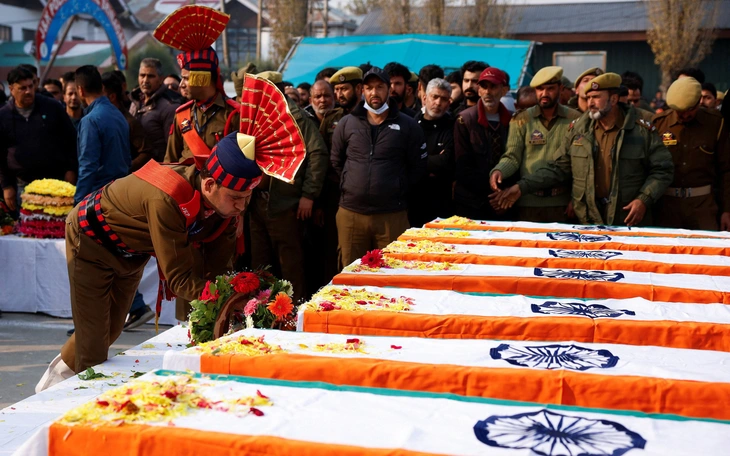 Tỉ phú Ấn Độ làm giàu từ cơn sốt vàng - Ảnh 2.