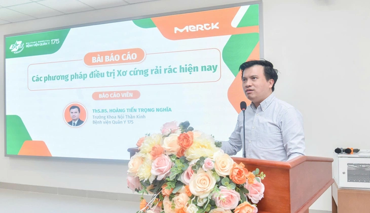 Bệnh xơ cứng rải rác là 'thủ phạm' khiến người trẻ bị tàn phế, nhưng dễ bị bỏ quên - Ảnh 1.