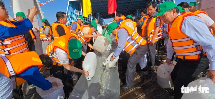 thả cá - Ảnh 4.