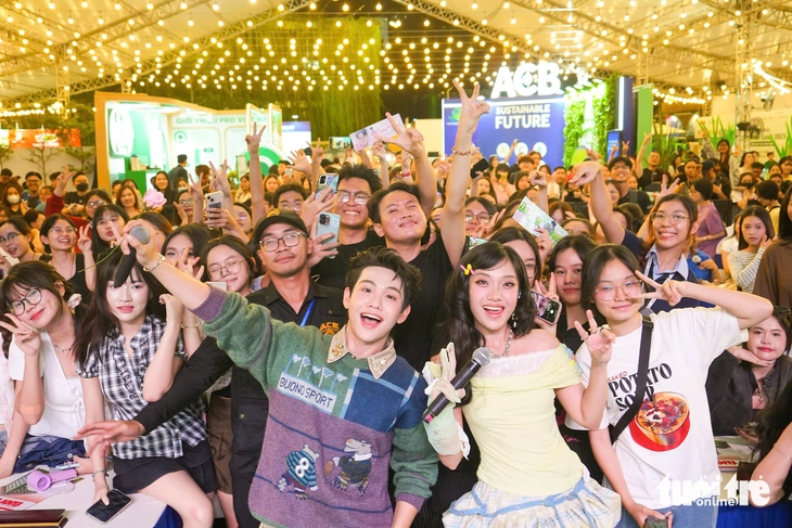 Anh trai, Em xinh say hi khuấy động sân khấu Việt Nam xanh 2025 - Ảnh 4. Việt Nam xanh - Ảnh 4.