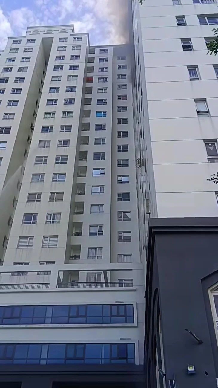 Cháy căn hộ chung cư Dream Home Palace ở TP.HCM - Ảnh 1.