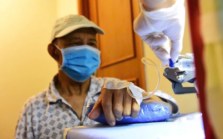 Nhiều kỹ thuật có thể chữa khỏi hoàn toàn ung thư đường tiêu hóa nếu phát hiện sớm - Ảnh 2.