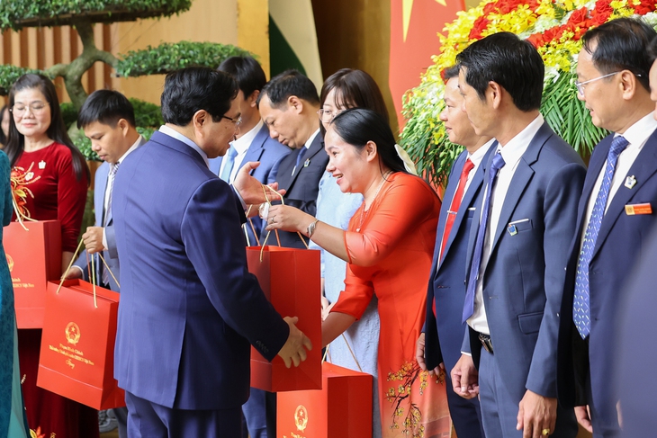 giáo viên - Ảnh 2.