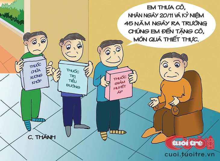 Món quà thiết thực tặng cô giáo sau 45 năm ra trường - Ảnh 1.