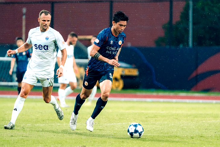 Đoàn Văn Hậu đá 60 phút trong trận giao hữu của CLB Công An Hà Nội - Ảnh 1.