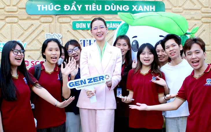 Chen chân tham gia thử thách phân loại rác, làm trắc nghiệm xanh - Ảnh 6.