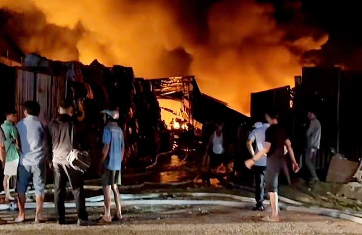 Hòn đất - Ảnh 1.