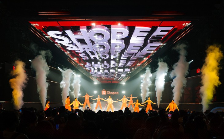 Hơn 45 triệu sản phẩm được bán qua livestream và video tại Shopee 11-11 - Ảnh 2. Shopee - Ảnh 2.