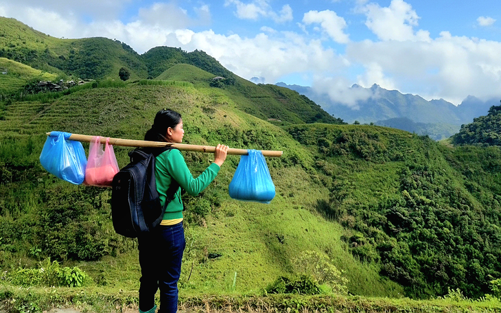 Bộ trưởng Nguyễn Kim Sơn: Nhà giáo cần làm sao cho xứng sự phó thác, kỳ vọng của xã hội - Ảnh 2.