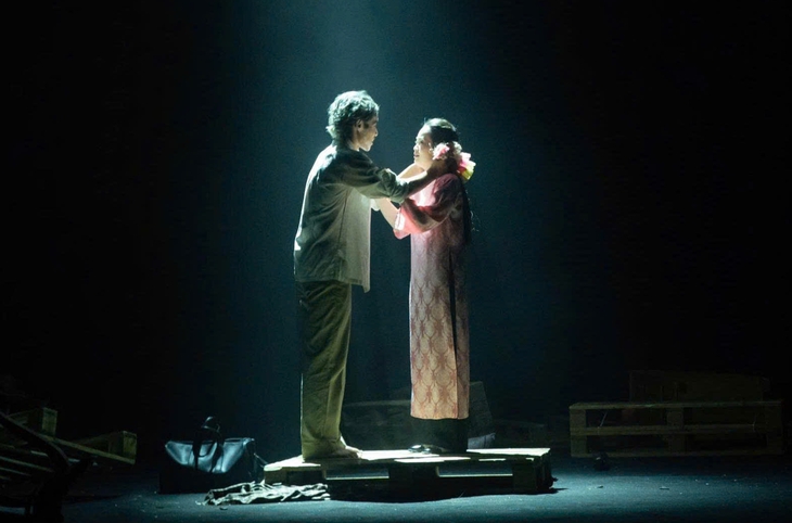 LucTeam dựng lại vở ‘Ngày mai trời lại sáng’ của sân khấu miền Nam trước 1975 - Ảnh 3. Trần Lực - Ảnh 3.