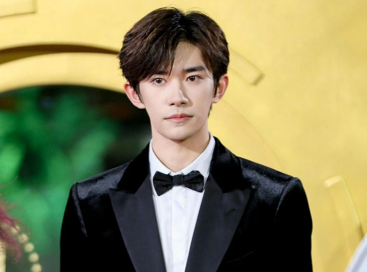 Dịch Dương Thiên Tỉ làm nên kỳ tích, trở thành Ảnh đế trẻ nhất lịch sử Kim Kê - Ảnh 4.