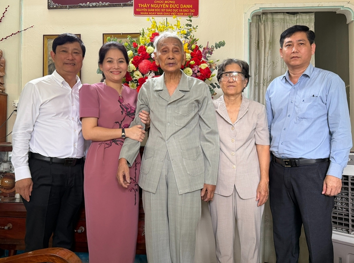 Ông Võ Văn Minh: TP.HCM chuẩn bị chu đáo bầu cử Quốc hội và HĐND các cấp - Ảnh 3. Ông Võ Văn Minh: TP.HCM chuẩn bị chu đáo bầu cử Quốc hội và HĐND các cấp - Ảnh 3.